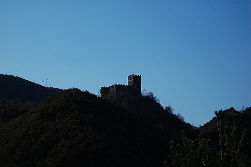 File:Castelo de Doiras 20III2014 01.JPG