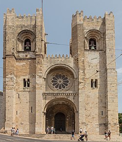 La façade de la cathédrale.