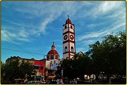 Катедрала Ciudad Victoria, Sagrado Corazón de Jesús, Ciudad Victoria, Estado de Tamaulipas, Мексика (10634382494) .jpg