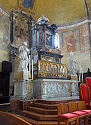 Altar a l'església.