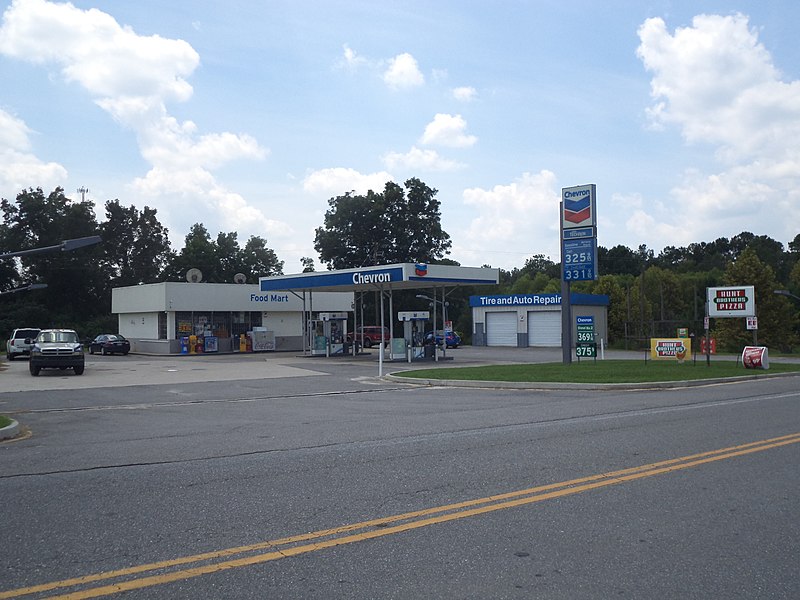 File:Chevron Food Store, Cecil.JPG