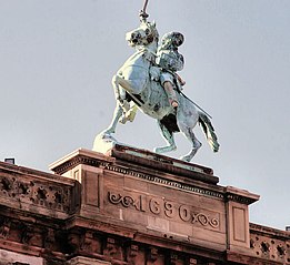 Equestrian statue of William III