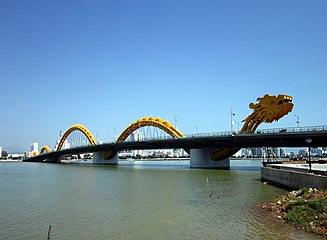 Ponte sul fiume del drago