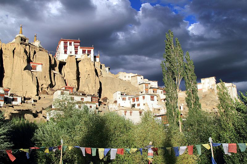 File:Dark clouds over Yungdrung Gompa - Lamayuru (10000126963).jpg