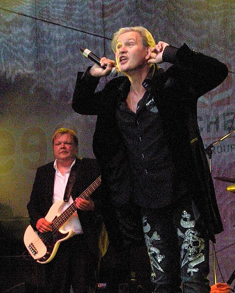 File:Donauinselfest 20090628 Johnny Logan 058.jpg