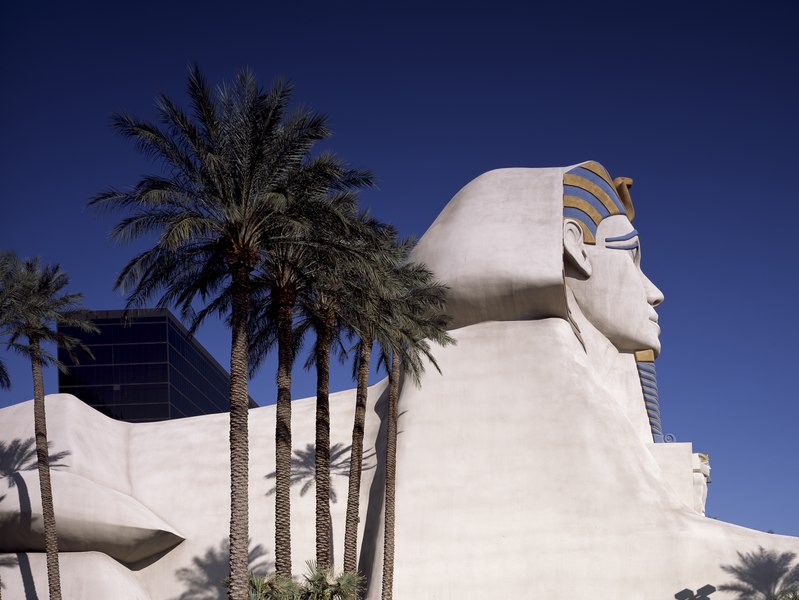 File:Dramatic Sphynx at the Luxor Hotel Casino in Las Vegas, Nevada LCCN2011630147.tif