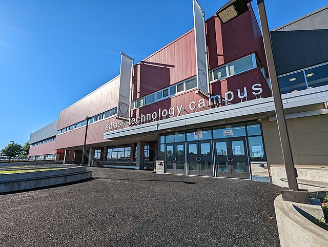 Picture of the school's entrance.