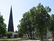 Der Turm der Emmauskirche