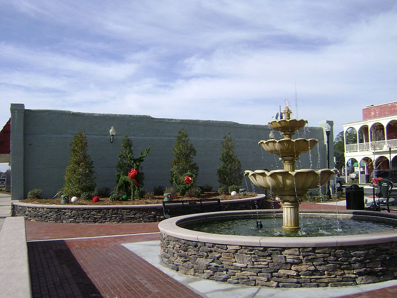 File:Empire Plaza looking West.jpg