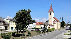 Kostel v Engelhartstettenu