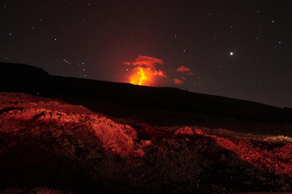 Nächtliche Eruption des Piton de la Fournaise (Réunion) am 20.05.2015