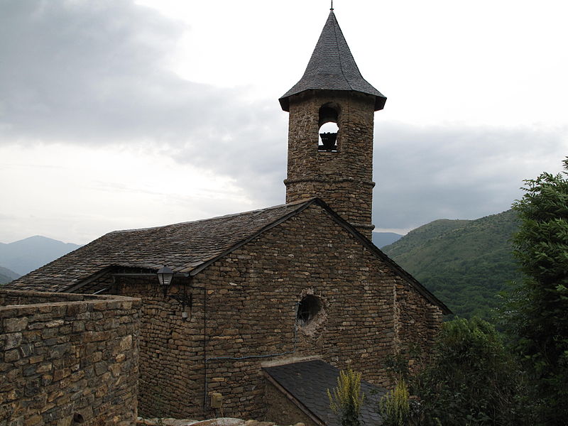 File:Esglesia parroquial de Sant Victor. Saurí.JPG