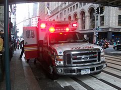 FDNY Ambulans Grand Central.JPG