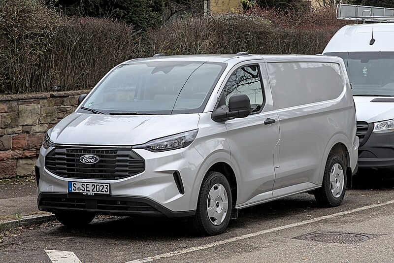 File:Ford Transit Custom (2023) 1X7A1606.jpg