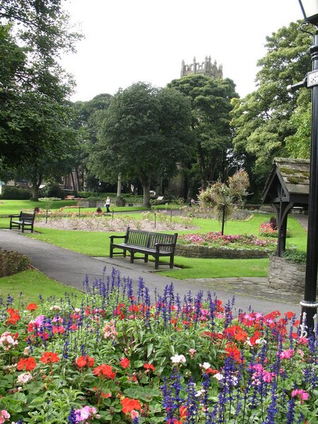 File:Friary Gardens - geograph.org.uk - 987340.jpg