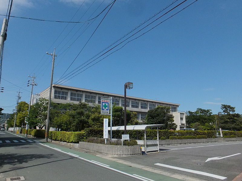 File:Gamagori City Gamagori Nanbu Elementary School (2013.05.03) 01.jpg