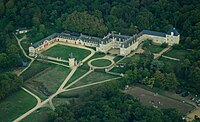 Gizeux castle, aerial view.jpg