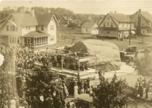 The Glen Rock during the unveiling of the memorial plaque on May 30, 1921 Glen Rock 1921.png