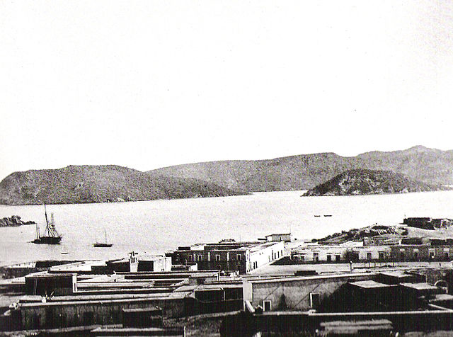 Description de l'image Guaymas al centro la casa del viseconsul y el cerro del fortin.jpg.