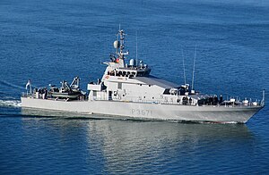 HMNZS Hawea входит в гавань Отаго в 2009 году.