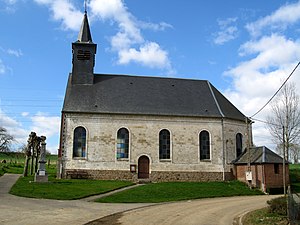 Harponville église et monument-aux-morts 1.jpg