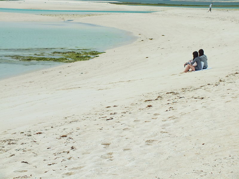 File:Hateno-hama beach はての浜 DSCF7906.JPG