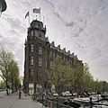 Het Scheepvaarthuis is voorzien van bouwornamenten in smeedijzer, graniet en terracotta - Amsterdam - 20408984 - RCE.jpg
