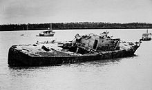 HMAS Arrow beached in Francis Bay March 1975 Hmas-attack.jpg