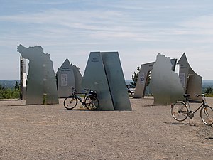 Halde Hoppenbruch, sculpturentuin met thema windenergie,