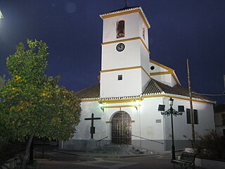 Iglesia parroquial de Nuestra Señora del Rosario de Chimeneas.jpg