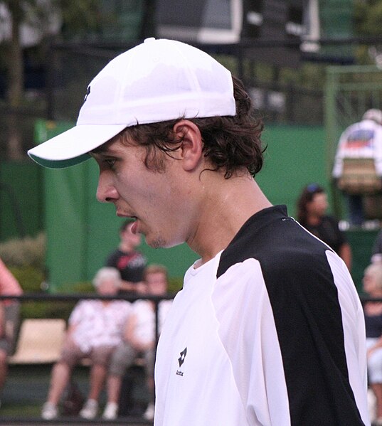 صورة:Igor Kunitsyn 2007 Australian Open mens doubles R1.jpg