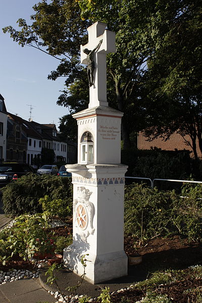 File:Köln-Weiden Wegekreuz Ostlandstr. c Denkmal 318.JPG