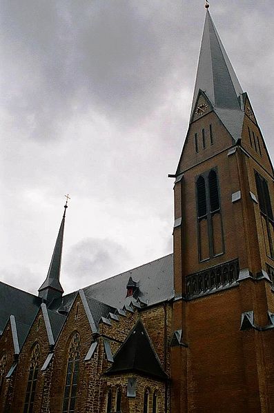 File:Kath Kirche Hennef.jpg