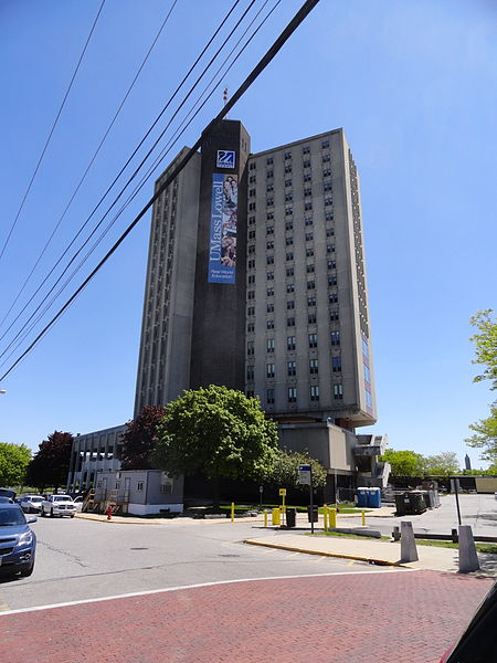 File:Kenneth R. Fox Student Union, northern view.jpg