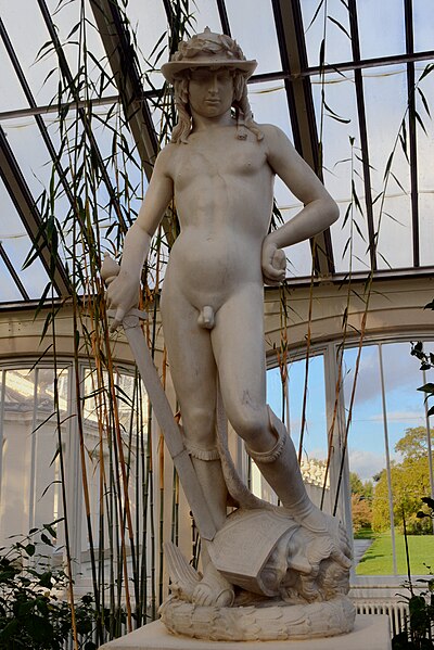 File:Kew, Temperate House, David, marble figure.jpg