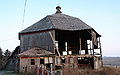 Kinney Octagon Barn, osmiboká, památkově chráněná stodola z roku 1880, stát Iowa, USA