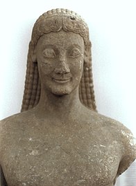 Kouros béotien de Ptôon, avec sa frange bifide.