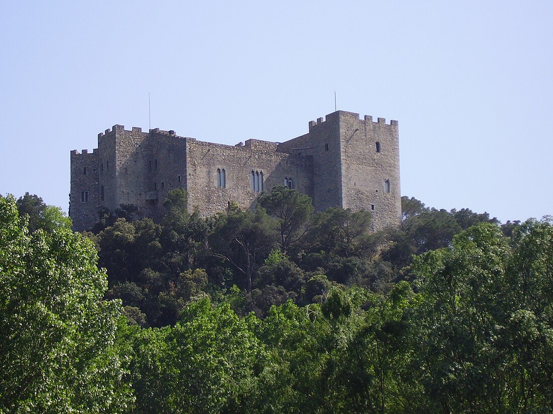 File:La Roca Castell Catalonia.JPG