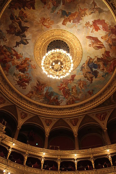 File:Laika ac Hungarian State Opera House (10423319926).jpg