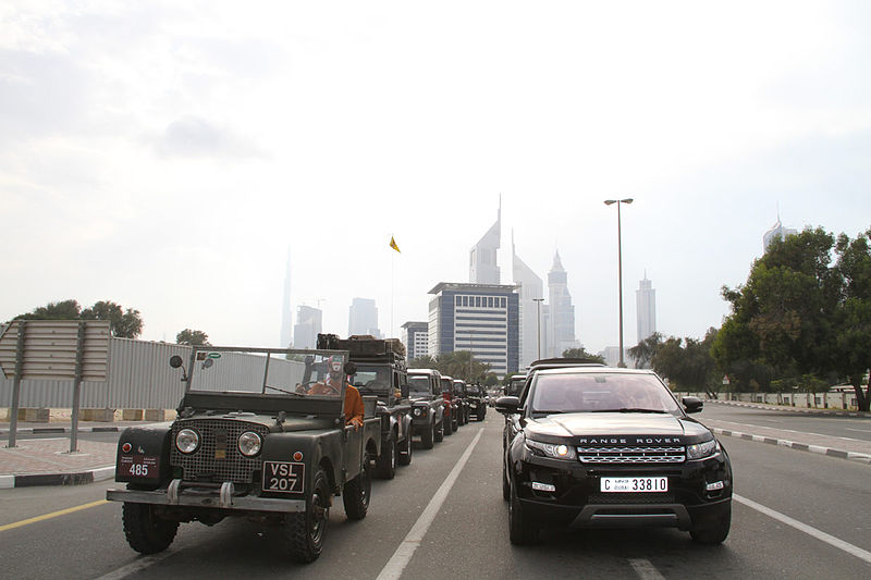 File:Land-Rover-UAE-Owners-Club-Parade-18 (6856378532).jpg