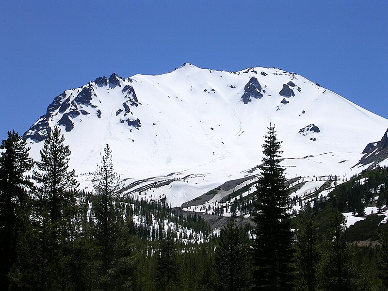 File:Lassen Peak in snow.jpg