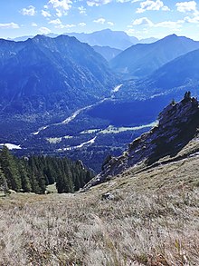 Lindertal vom Pürschling mit Blick auf die Einmündung des Elmaubachs