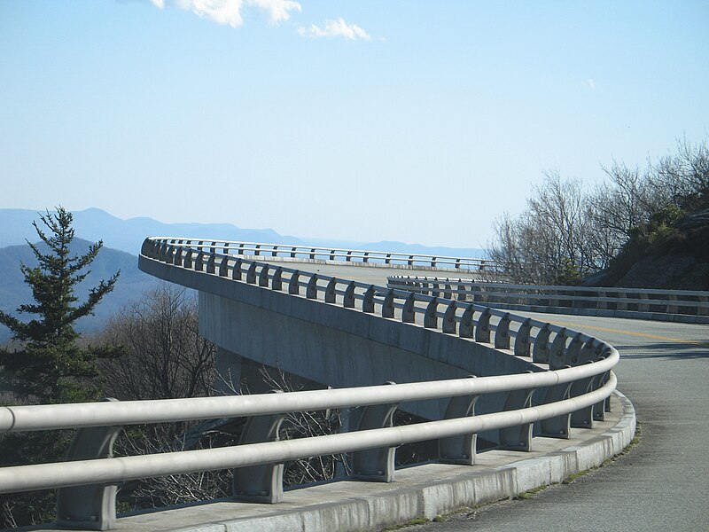 File:Linn Cove Viaduct.jpg