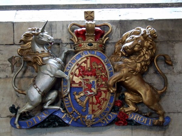 St Michael's Parish Church, Linlithgow, Scotland: Scottish version of the royal arms of the Hanoverians, used from 1801 to 1816