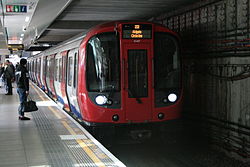 London Underground S7 Stock 21427 on Circle Line, Paddington (16862019994).jpg