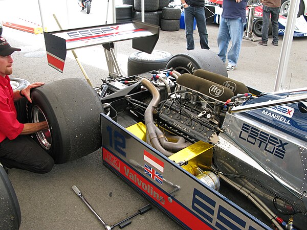 Lotus 81 engine and transmission