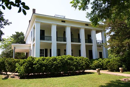 Lyon Hall in 2011. It was built in 1853. It, along with Bluff Hall, served as inspiration for "Lionnet" in The Little Foxes.