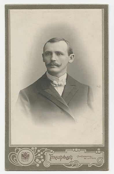 File:MMŁ, fotografia portret., „J. Tyraspolski”, I-2463-AWERS.jpg