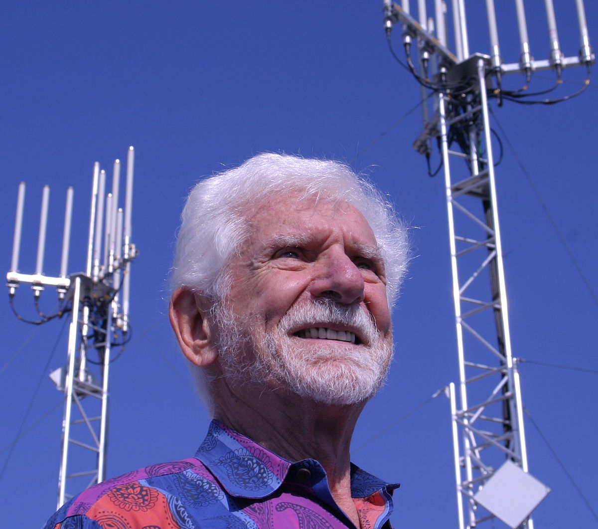 1200px Martin Cooper%2C Two Antennas%2C October 2010