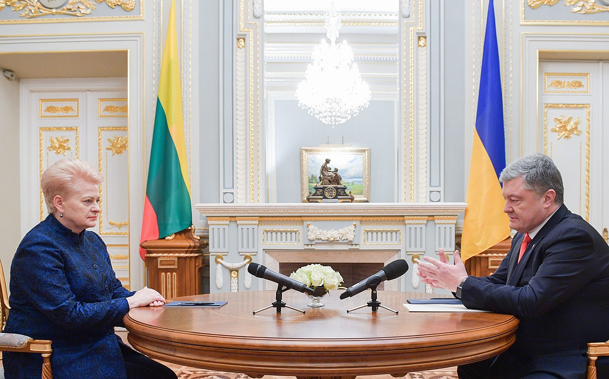 Meeting Dalia Grybauskaitė and Petro Poroshenko (2018-12-07) 12.jpg